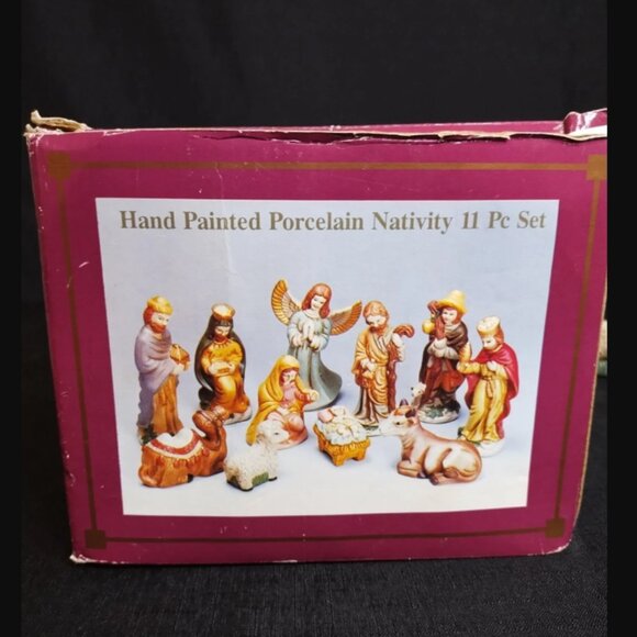 Vintage Hand Painted Porcelain Nativity Set 11 Pieces With Box Full Set - Picture 7 of 8